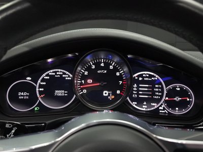 PORSCHE PANAMERA - 8