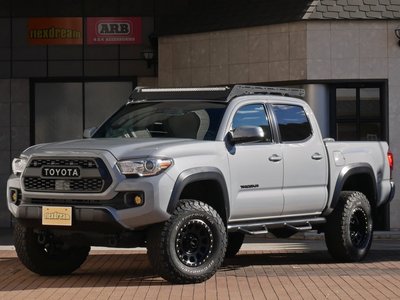 TOYOTA TACOMA - 1