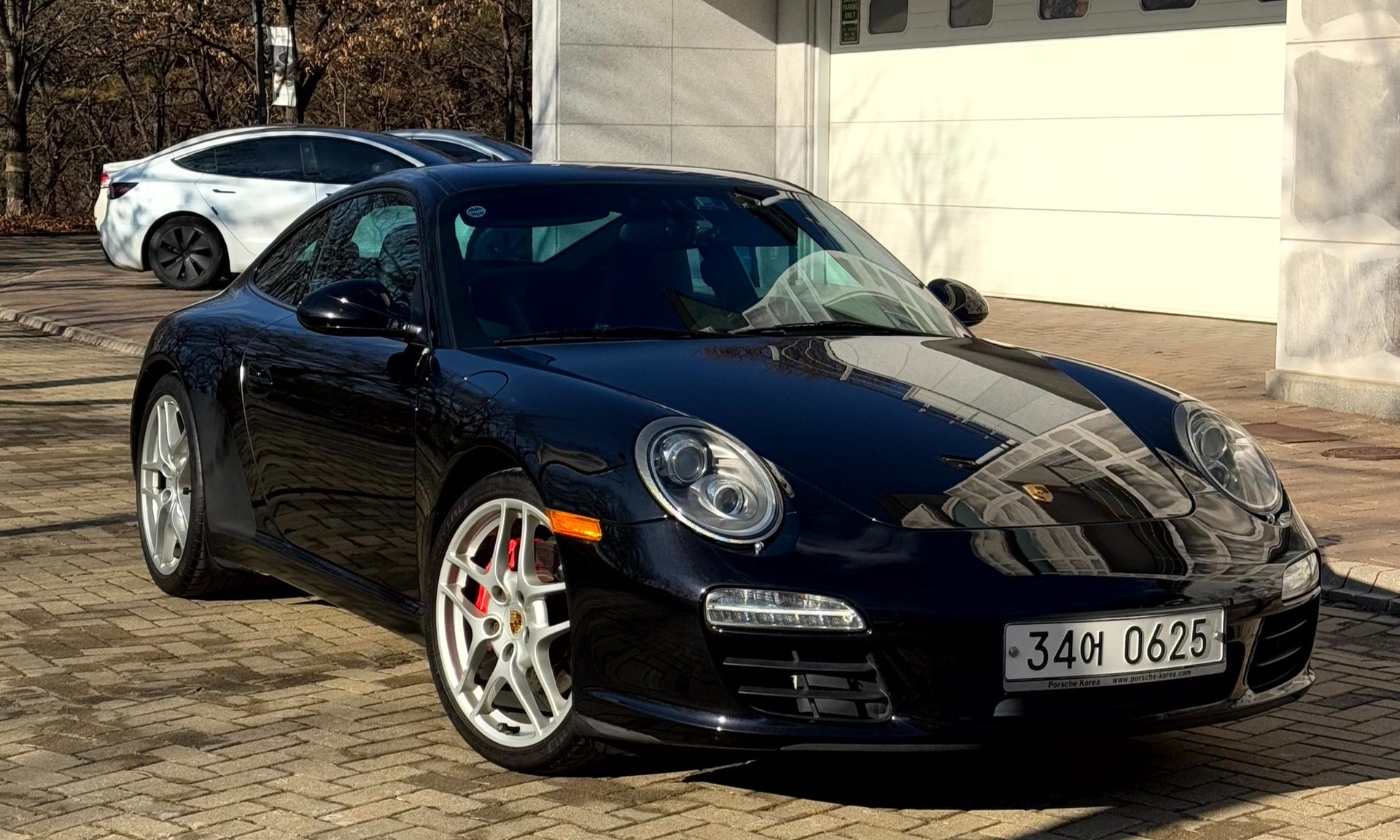 PORSCHE 911 - View 1