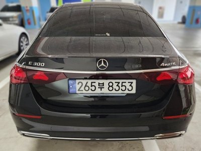 MERCEDES-BENZ E-CLASS - 4