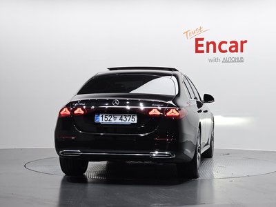 2025 Mercedes-BENZ E-CLASS — фото 4