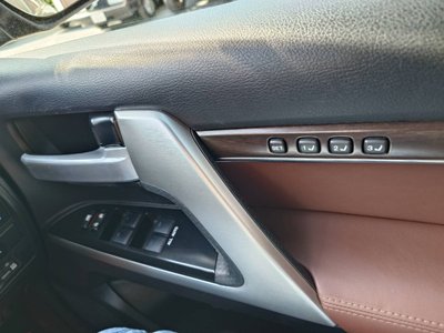 صورة 8 لـ 2018 Toyota LAND CRUISER 200