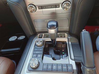 صورة 5 لـ 2018 Toyota LAND CRUISER 200