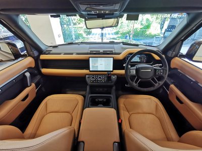 صورة 4 لـ 2024 LAND Rover DEFENDER