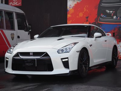 NISSAN GT-R - 1