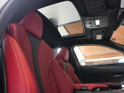 صورة مصغرة 12 لـ 2025 Lexus UX
