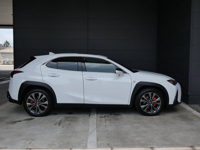 صورة 4 لـ 2025 Lexus UX