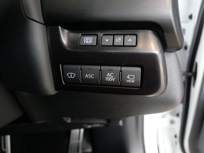 صورة مصغرة 13 لـ 2025 Lexus UX
