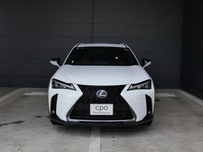 صورة 5 لـ 2025 Lexus UX