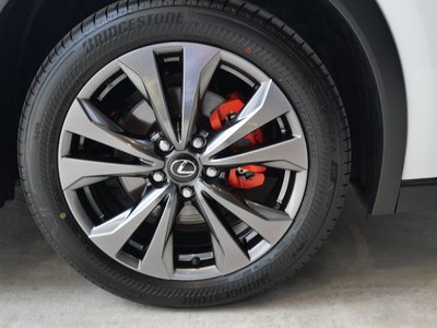 صورة مصغرة 18 لـ 2025 Lexus UX