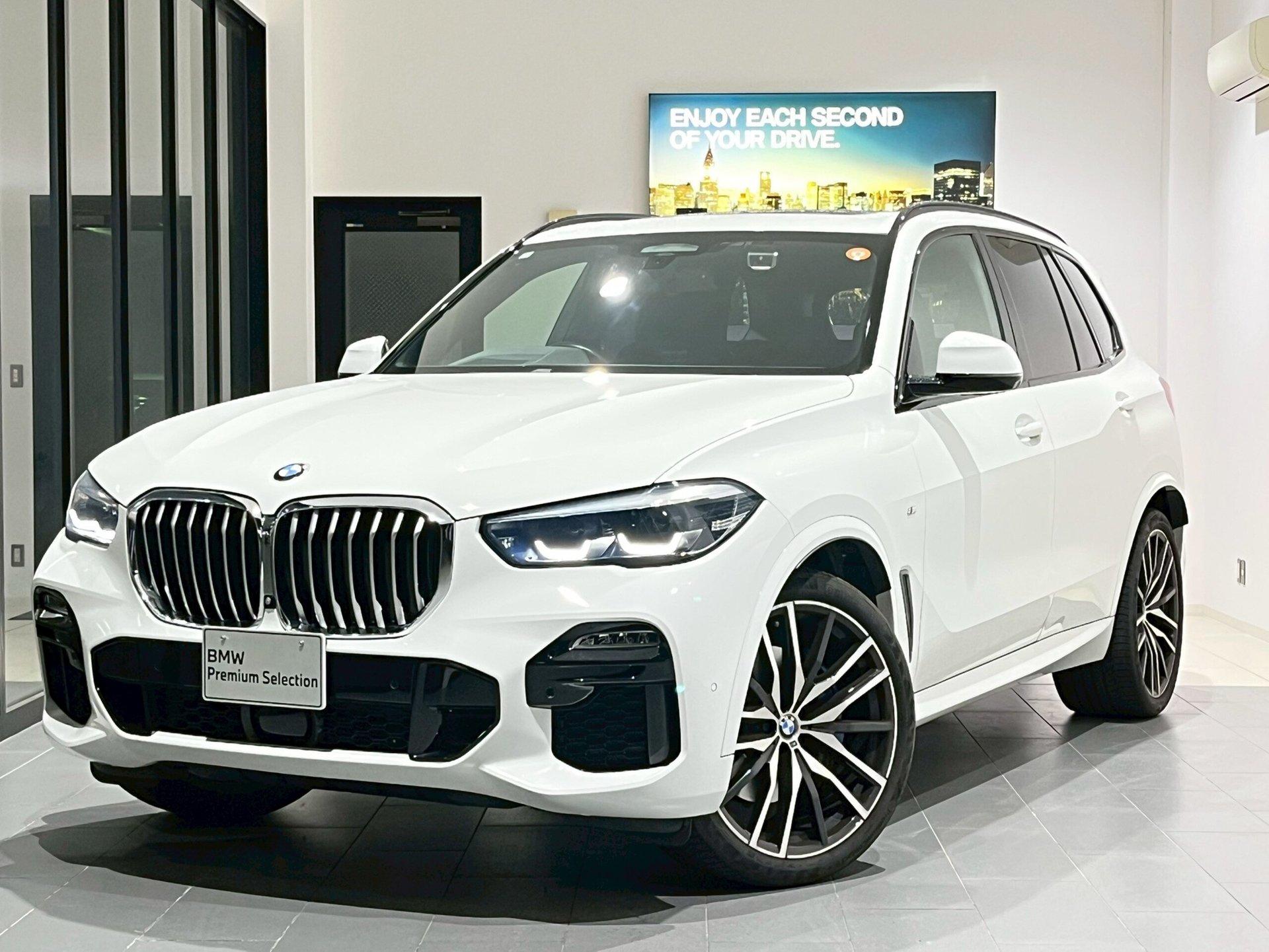 BMW X5 - View 1