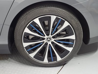 MERCEDES-BENZ EQE - 8