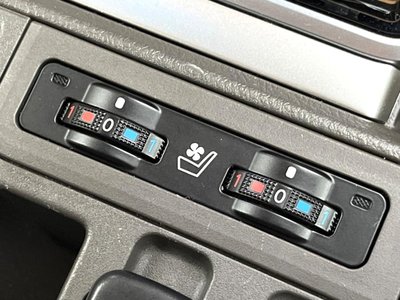 TOYOTA LAND CRUISER PRADO - 8