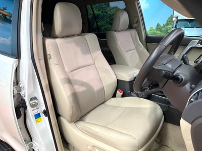 TOYOTA LAND CRUISER PRADO - 10