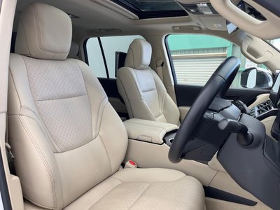 صورة 7 لـ 2023 Toyota LAND CRUISER 300