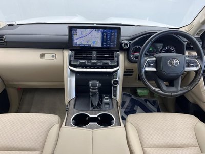 صورة 2 لـ 2023 Toyota LAND CRUISER 300