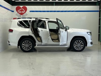 صورة مصغرة 28 لـ 2023 Toyota LAND CRUISER 300