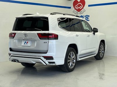 صورة مصغرة 16 لـ 2023 Toyota LAND CRUISER 300
