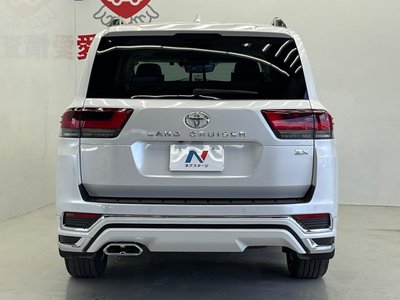 صورة مصغرة 15 لـ 2023 Toyota LAND CRUISER 300