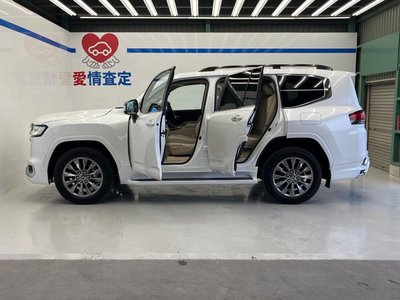 صورة مصغرة 58 لـ 2023 Toyota LAND CRUISER 300