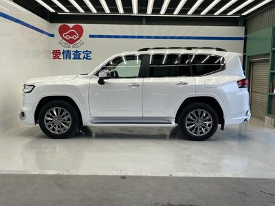 صورة مصغرة 57 لـ 2023 Toyota LAND CRUISER 300