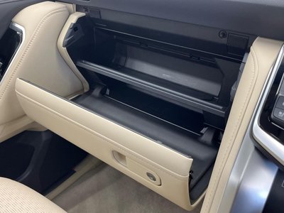 صورة مصغرة 54 لـ 2023 Toyota LAND CRUISER 300
