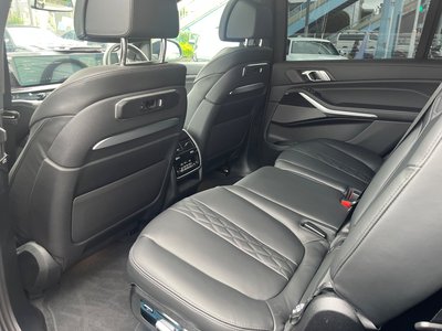 2025 BMW X7 thumbnail 22