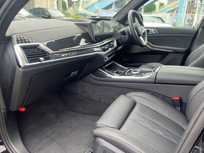 2025 BMW X7 thumbnail 18