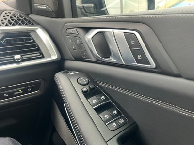 2025 BMW X7 photo 7