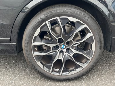 2025 BMW X7 thumbnail 37