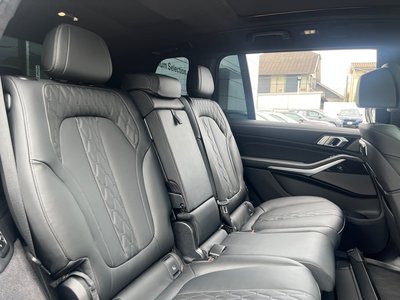 2025 BMW X7 thumbnail 19