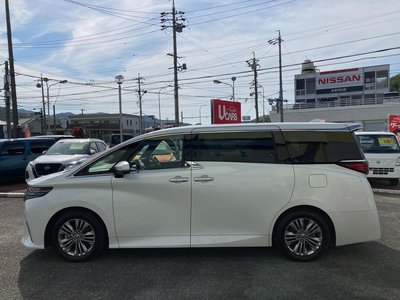 2024 Toyota ALPHARD — фото 3