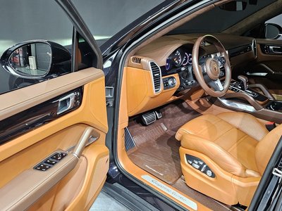 PORSCHE CAYENNE - 10