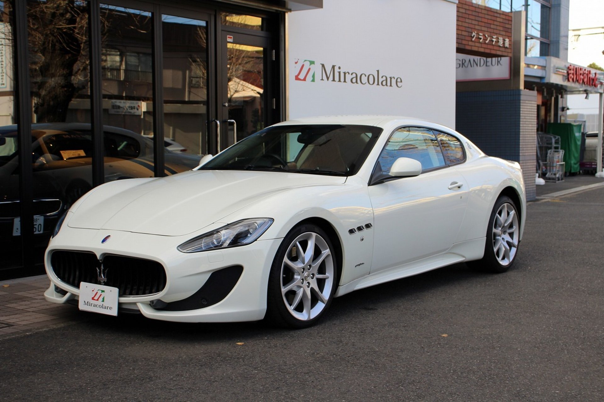 MASERATI GRANTURISMO - View 1