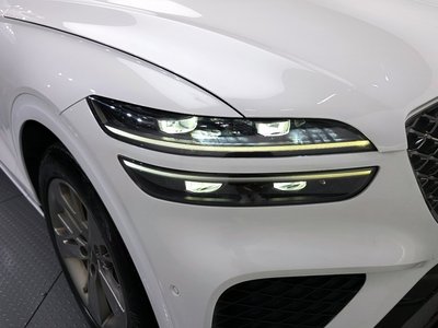صورة 9 لـ 2021 Genesis GV70