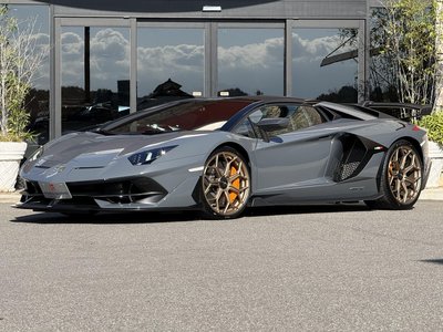 LAMBORGHINI AVENTADOR ROADSTER