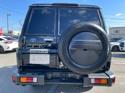 TOYOTA LAND CRUISER 70 - 9