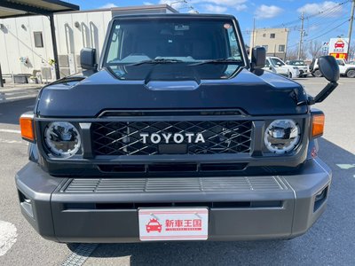 TOYOTA LAND CRUISER 70 - 5