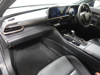 TOYOTA CROWN SPORT - 9