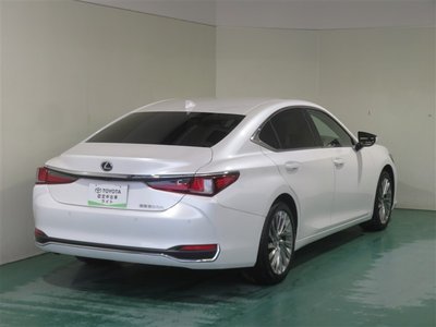 صورة 3 لـ 2022 Lexus ES