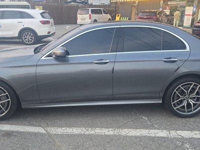 MERCEDES-BENZ E-CLASS - 7