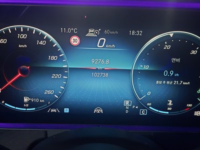 MERCEDES-BENZ E-CLASS - 9