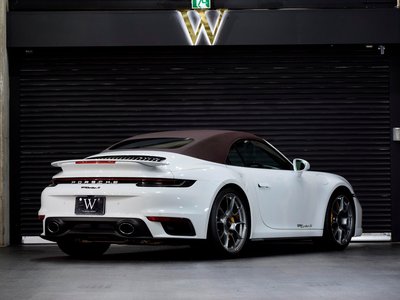 PORSCHE 911 CABRIOLET - 8