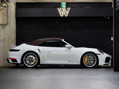 PORSCHE 911 CABRIOLET - 7