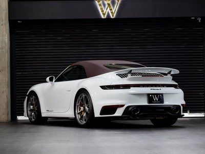 PORSCHE 911 CABRIOLET - 10