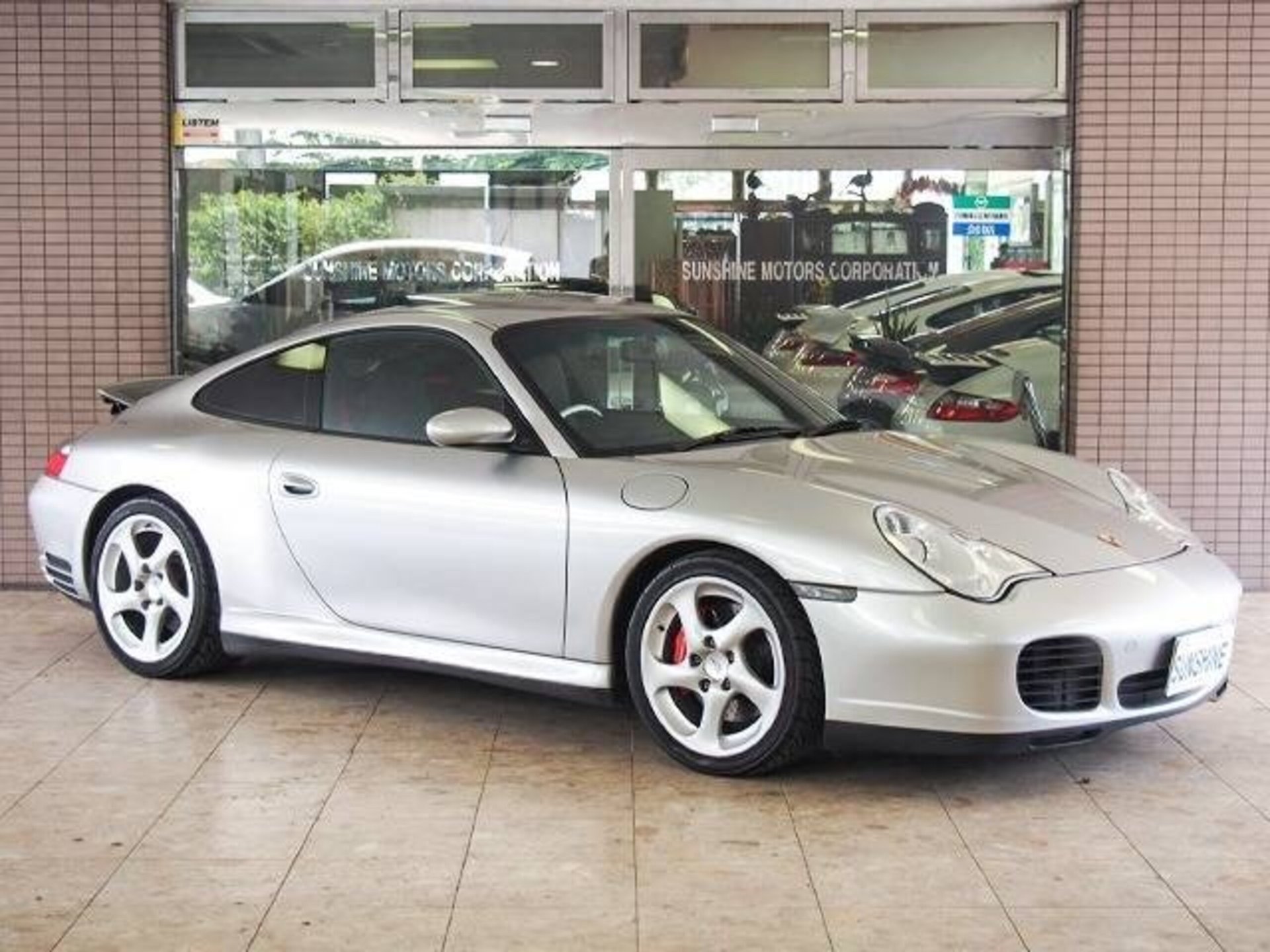 PORSCHE 911 - View 1