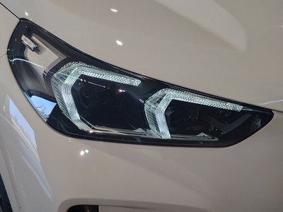 2025 BMW IX1 — миниатюра 13