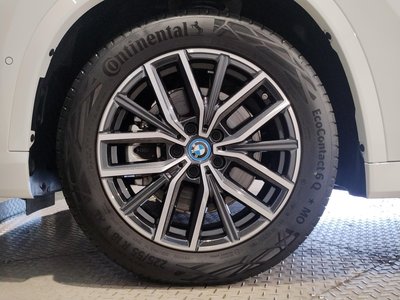 2025 BMW IX1 — миниатюра 26