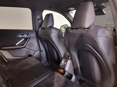 2025 BMW IX1 — миниатюра 35