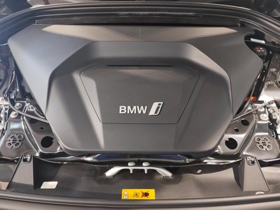 2025 BMW IX1 — миниатюра 12